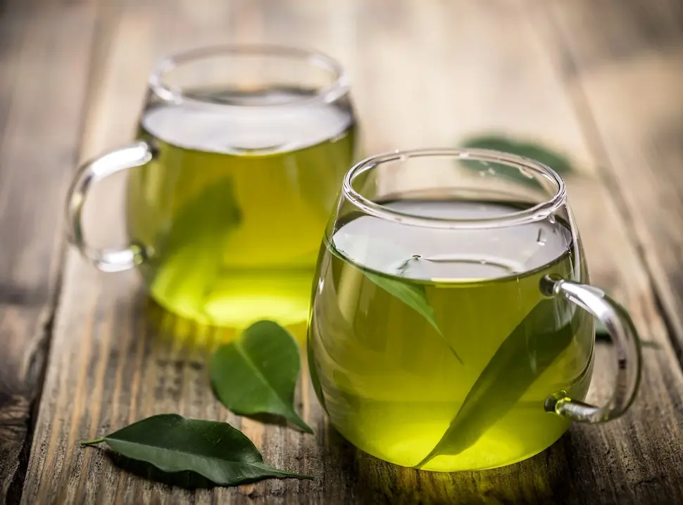 لاری با چای سبز